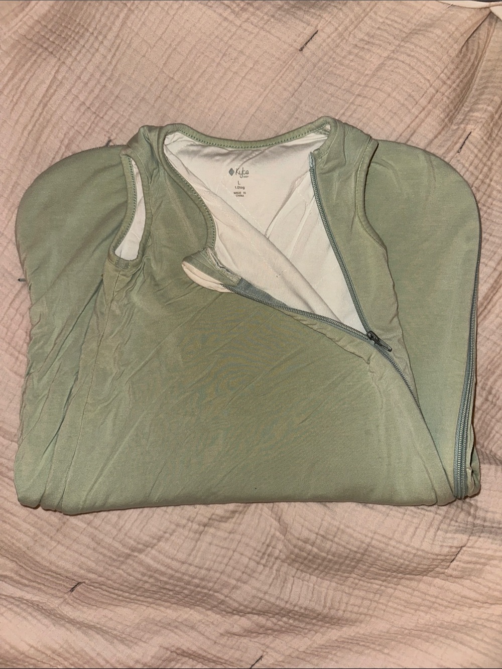Kyte BABY Light Sage Green Zip Fronti Sleep Sack 1.0 TOG